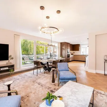 Ultra Luxury 3bed Apartment *
