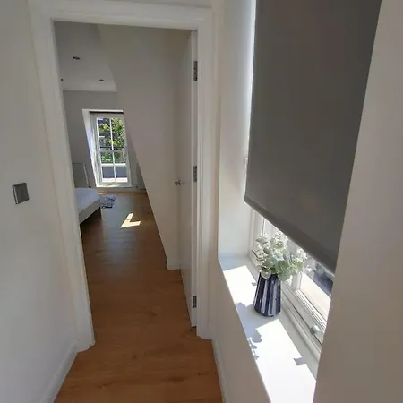 Latchmere Apartment London