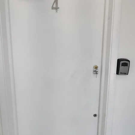 Latchmere Apartment