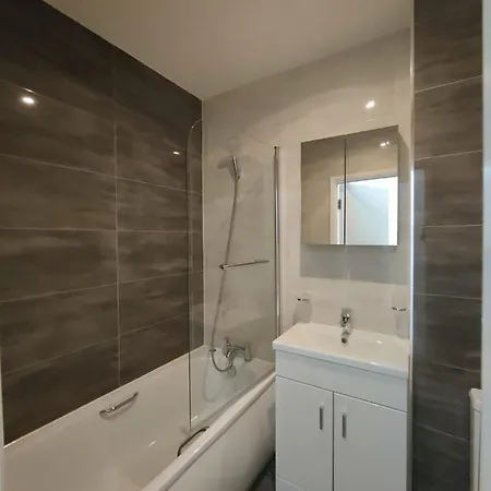 Latchmere Apartment London