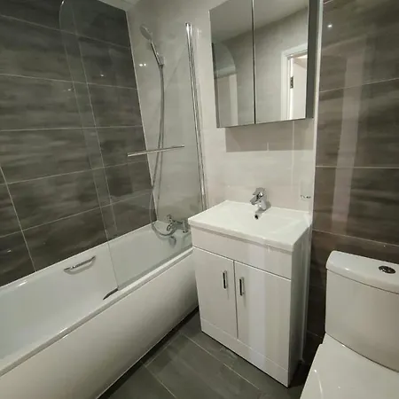 Apartment Latchmere London