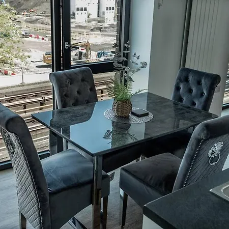 East Palace Apartment