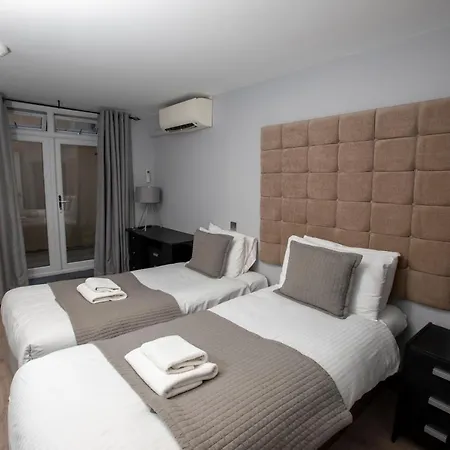 W6 London