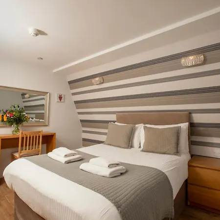 W6 London