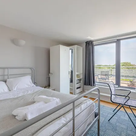 Lovely 2bd Flat With Balcony - Stoke Newington *