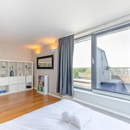 Lovely 2bd Flat With Balcony - Stoke Newington