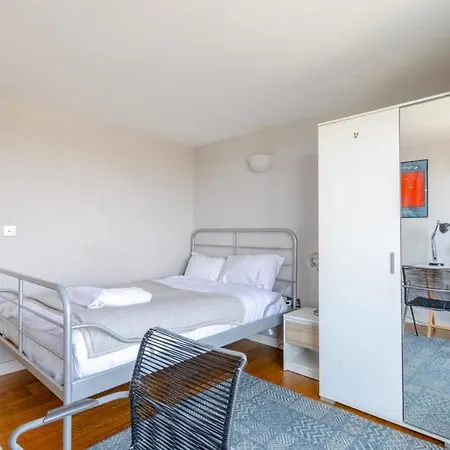 Apartment Lovely 2bd Flat With Balcony - Stoke Newington *