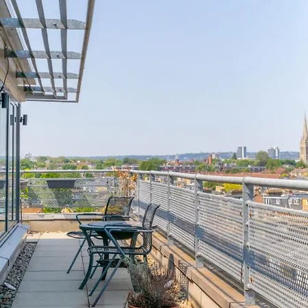 Lovely 2bd Flat With Balcony - Stoke Newington * London