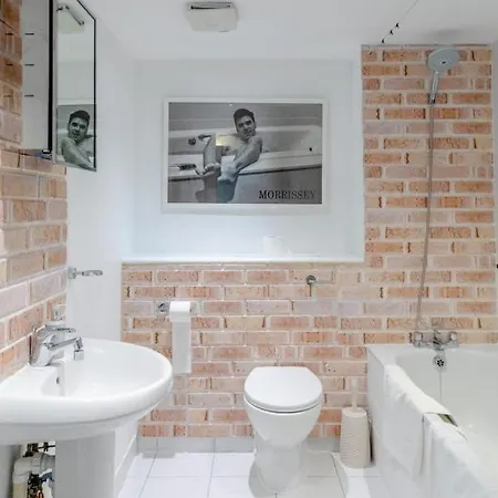 Apartment Lovely 2bd Flat With Balcony - Stoke Newington London
