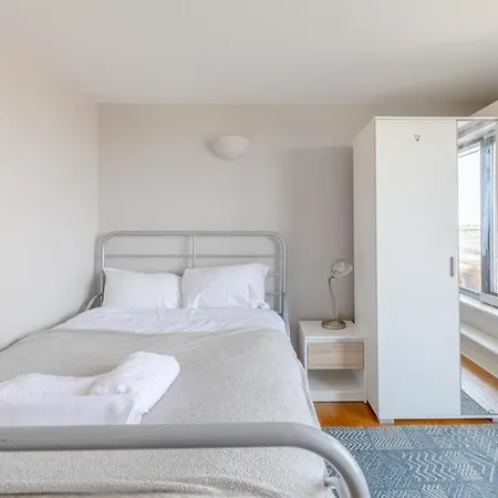 Apartment Lovely 2bd Flat With Balcony - Stoke Newington *