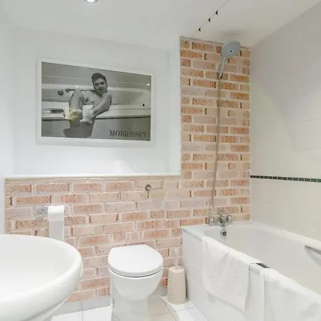 Apartment Lovely 2bd Flat With Balcony - Stoke Newington *