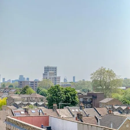Lovely 2bd Flat With Balcony - Stoke Newington Apartment *
