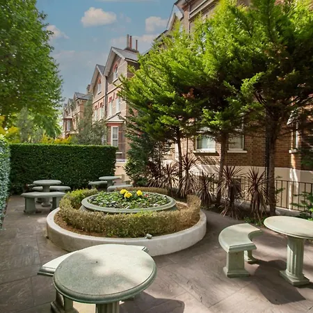 W6 Apartment London