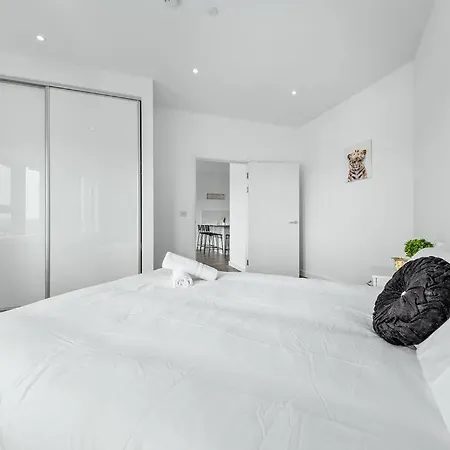 Appartamento Modern 2br 15 Mins Away From London Brigde Dp136 Croydon