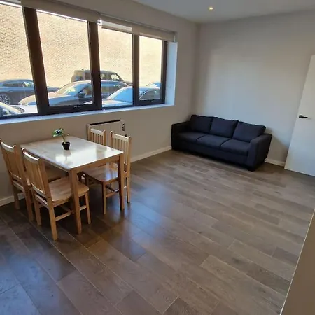 Dream Finchley 4 Min Walk To The Train Apartment