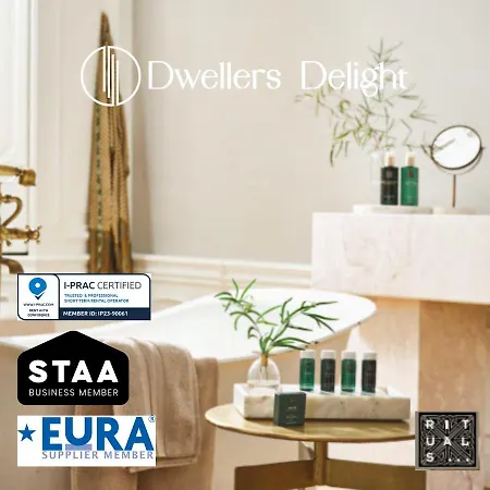 Dwellers Delight Living Ltd Serviced Accommodation, Chigwell, 3 Bedroom House, Upto 7 Guests, Free Wifi & Parking