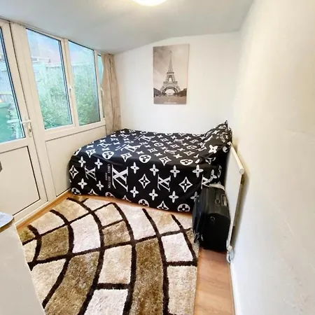 3 Bedroom Pinner
