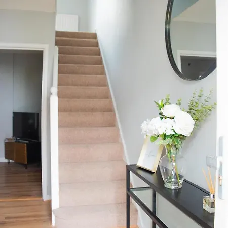 Holiday home West London Hideaway - Free Parking! *