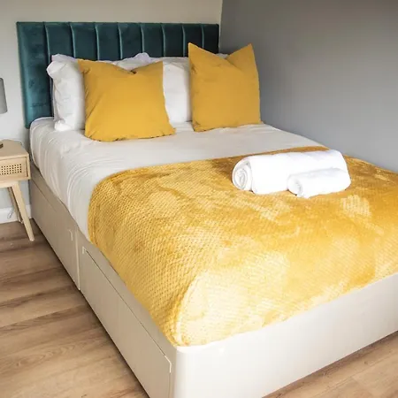Holiday home West London Hideaway - Free Parking! Ealing
