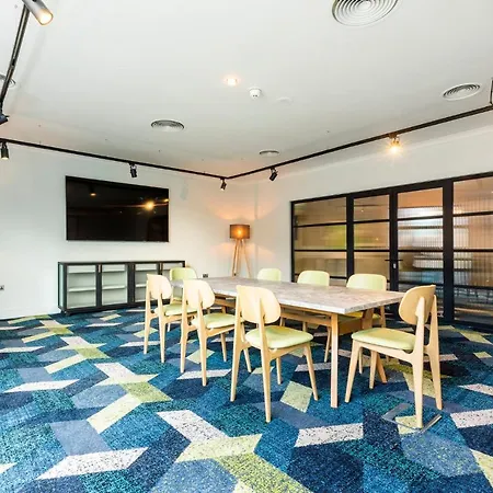 London Sutton 4* Sutton (Greater London)