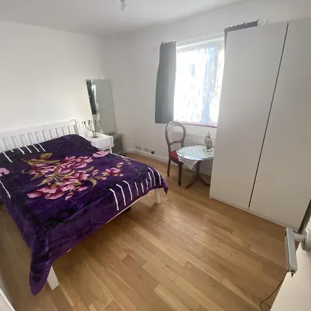 Art Double Bed *