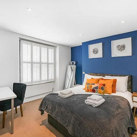 Spacious 2 Bedroom In Camden * London