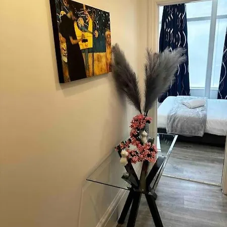 Apartment Chic Two Bed Flat In Fitzrovia