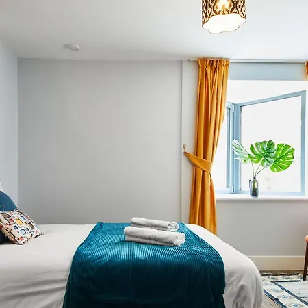 Elegant Luxury Apartment *