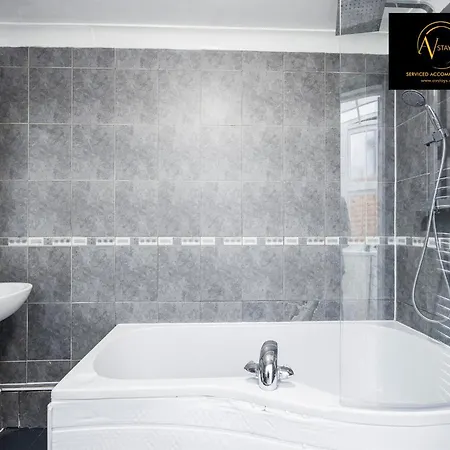 2 Bedroom House By Av Stays Short Lets Croydon With Free Wi-fi Vakantiehuis Londen