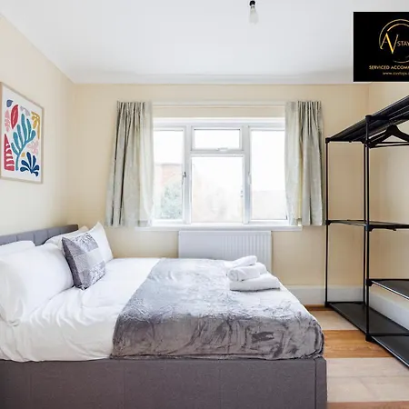 2 Bedroom House By Av Stays Short Lets Croydon With Free Wi-fi Londen