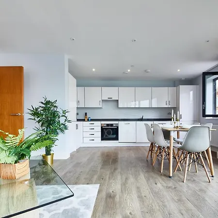 Apartment Theory Luxurious *