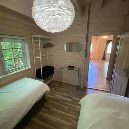 The Secret & Hideaway Caravan * Cudham