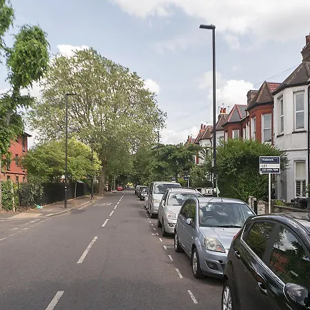 Luxury Chiswick 2 Bed Victorian Flat Apartment *