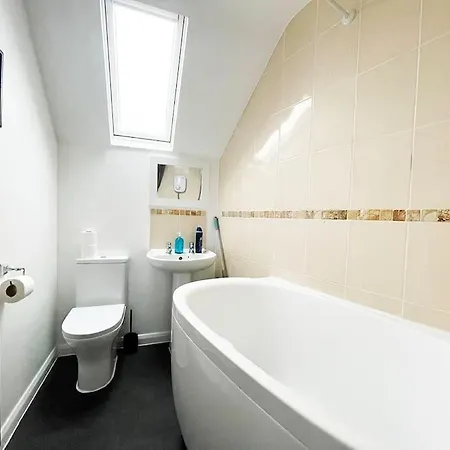 One-bedroom Flat In Village Apartment *