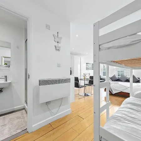 Spacious And Delightful Sleep 5 Piccadilly Vrc Apartment *