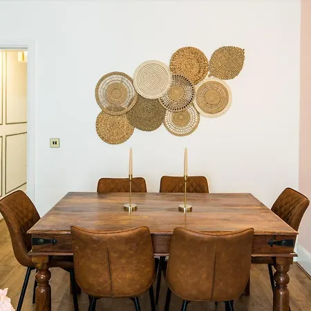 Charming Spacious 2br Flat Near Station Parking Apartamento *