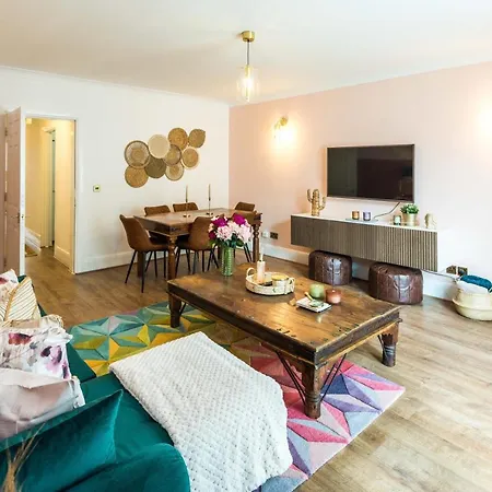 Charming Spacious 2br Flat Near Station Parking Londres