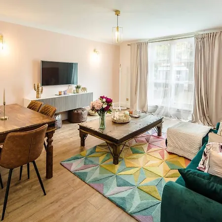 Charming Spacious 2br Flat Near Station Parking Apartamento Londres
