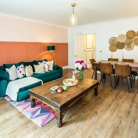 Charming Spacious 2br Flat Near Station Parking Apartamento Londres