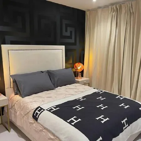 Apartment The Percy's Urban Living *