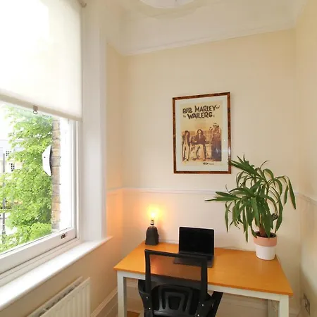 The At Athol House Apartment London