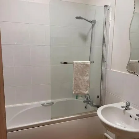 Apartment Studio Flat In Central
