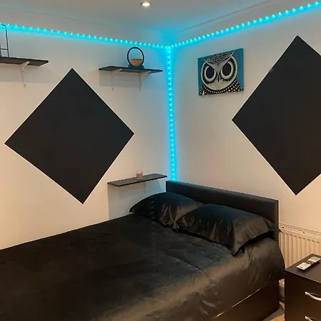 Modern Homestay London