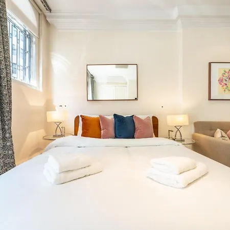 The Hertford Residences Apartment
