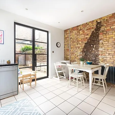Pbc Perfect Family For Visiting Wimbledon Holiday home *