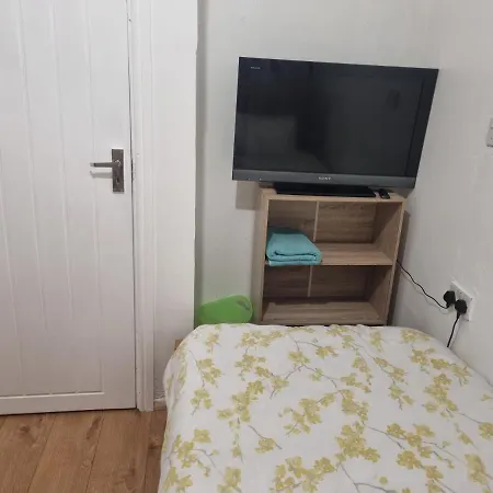 Homestay Private In London, *