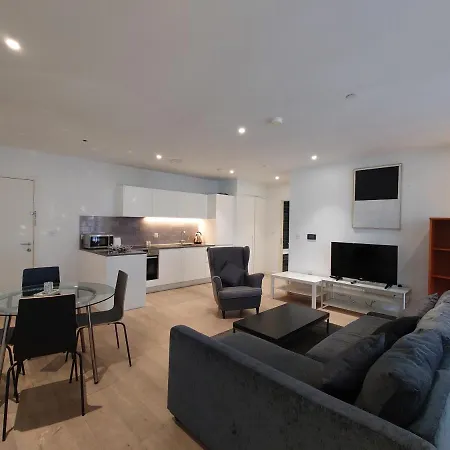 Fully Serviced One Bed In Royal Wharf * London