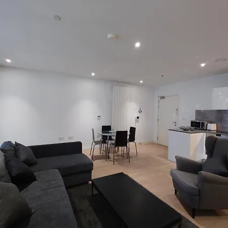 Fully Serviced One Bed In Royal Wharf Apartment London