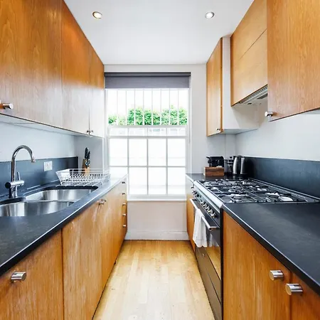 Hyde Park Adventures Apartment London
