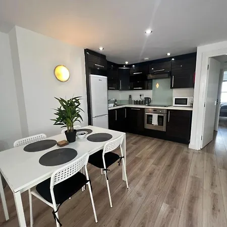 Full Apartment! Brick Lane!